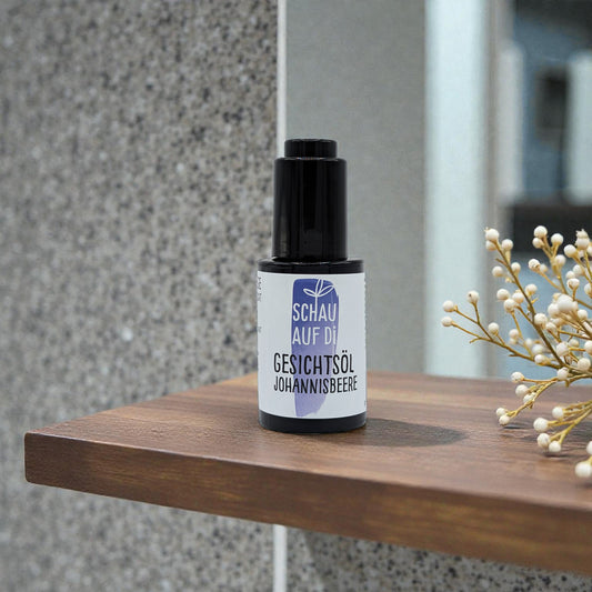 Blackcurrant facial oil